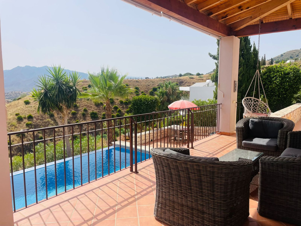 3 Bed Townhouse for sale in Valtocado Costa Del Sol, Málaga, Spain