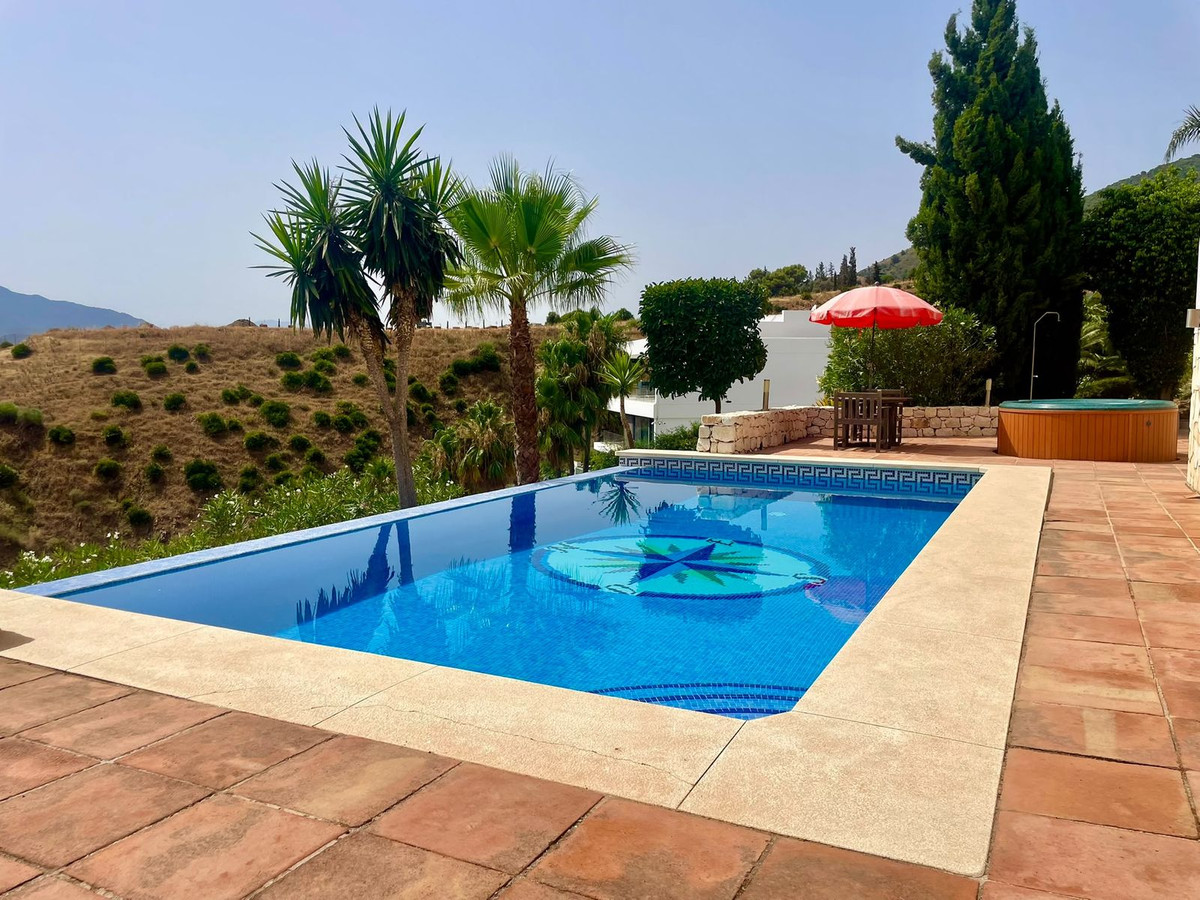3 Bed Townhouse for sale in Valtocado Costa Del Sol, Málaga, Spain