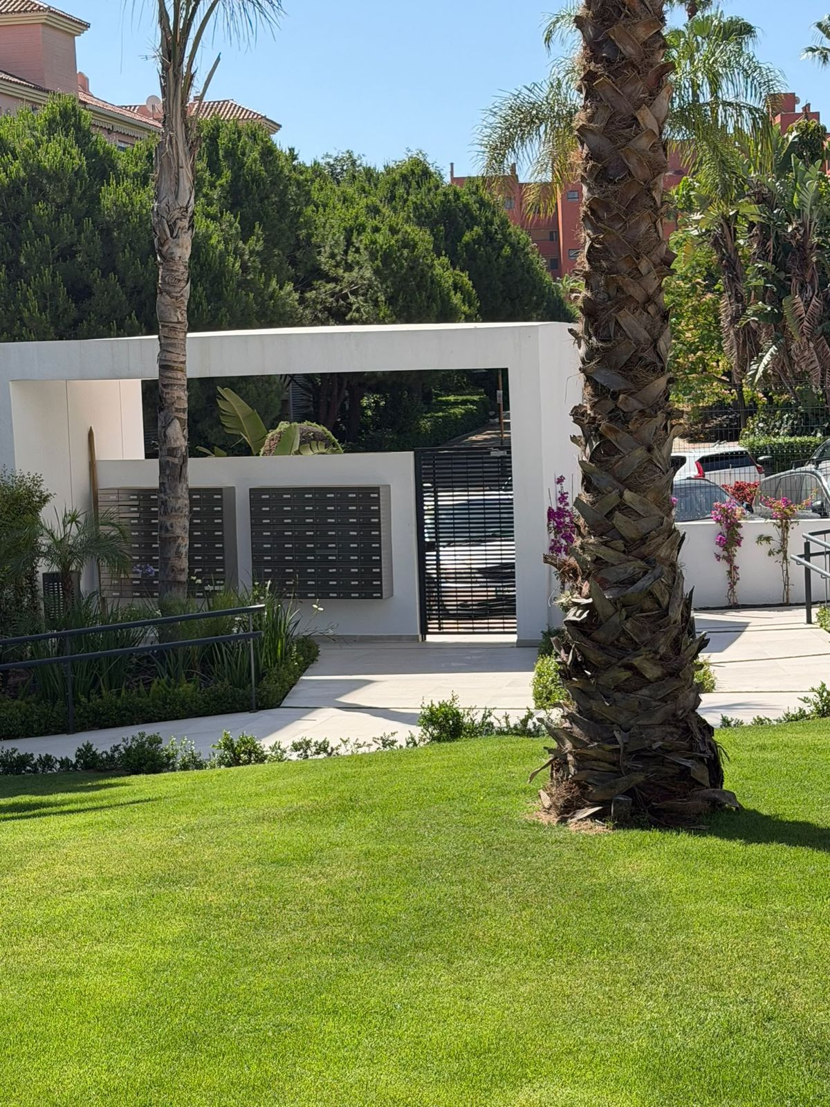 2 Bed Apartment for sale in Estepona Costa Del Sol, Málaga, Spain