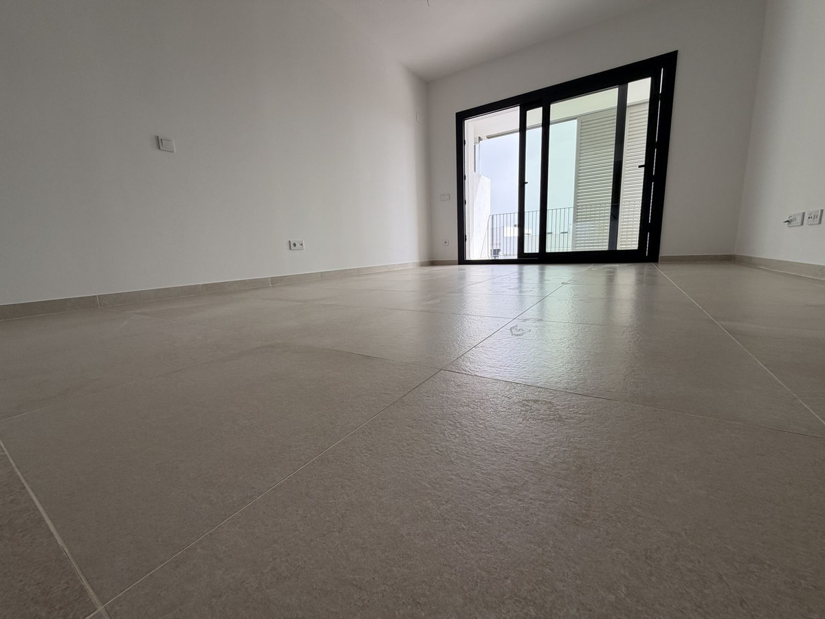 2 Bed Apartment for sale in Estepona Costa Del Sol, Málaga, Spain