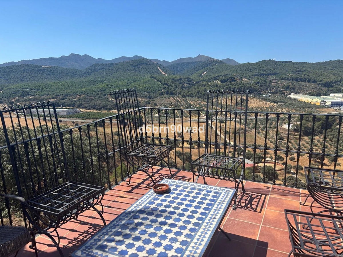 Commercial unit for sale in Monda Costa Del Sol, Málaga, Spain