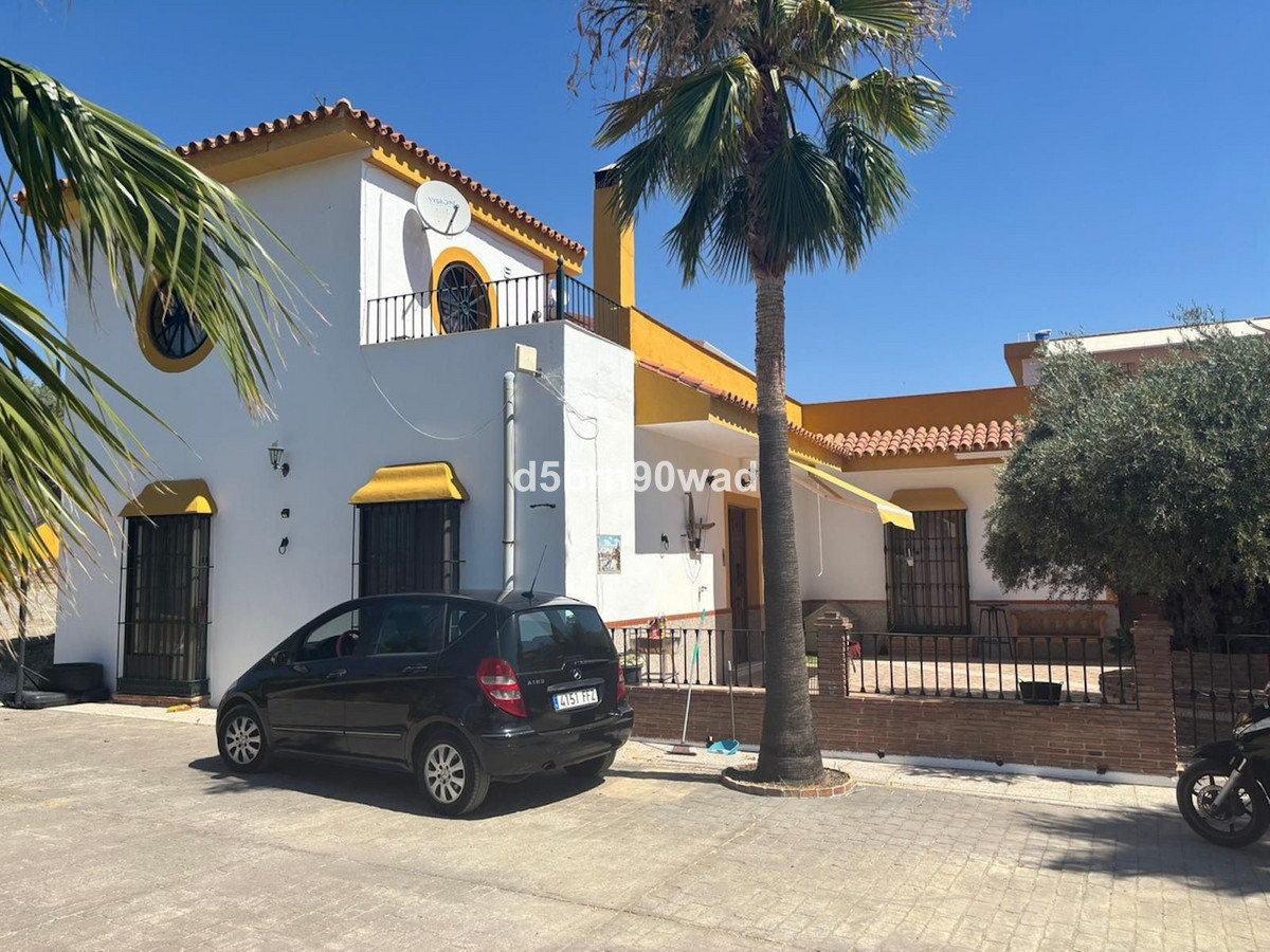 Commercial unit for sale in Monda Costa Del Sol, Málaga, Spain