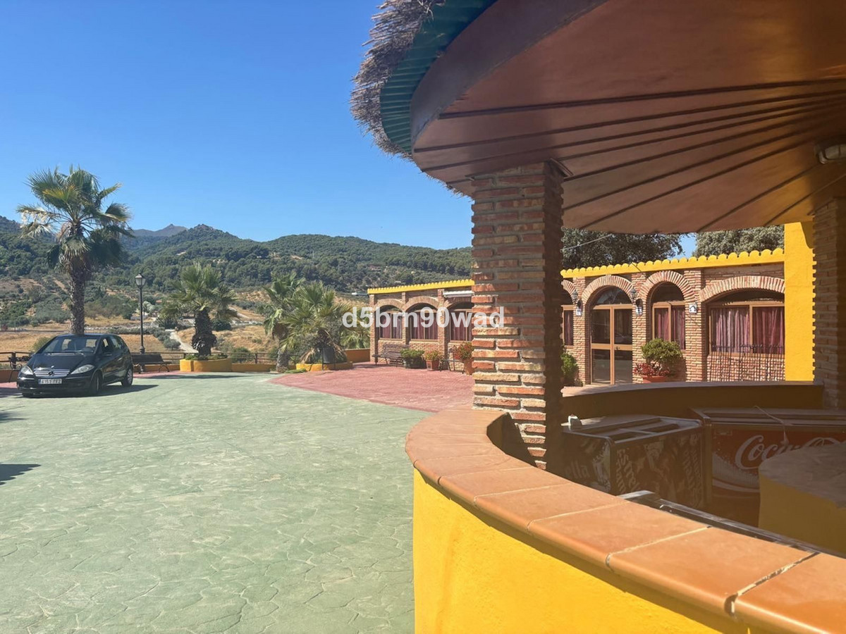 Commercial unit for sale in Monda Costa Del Sol, Málaga, Spain