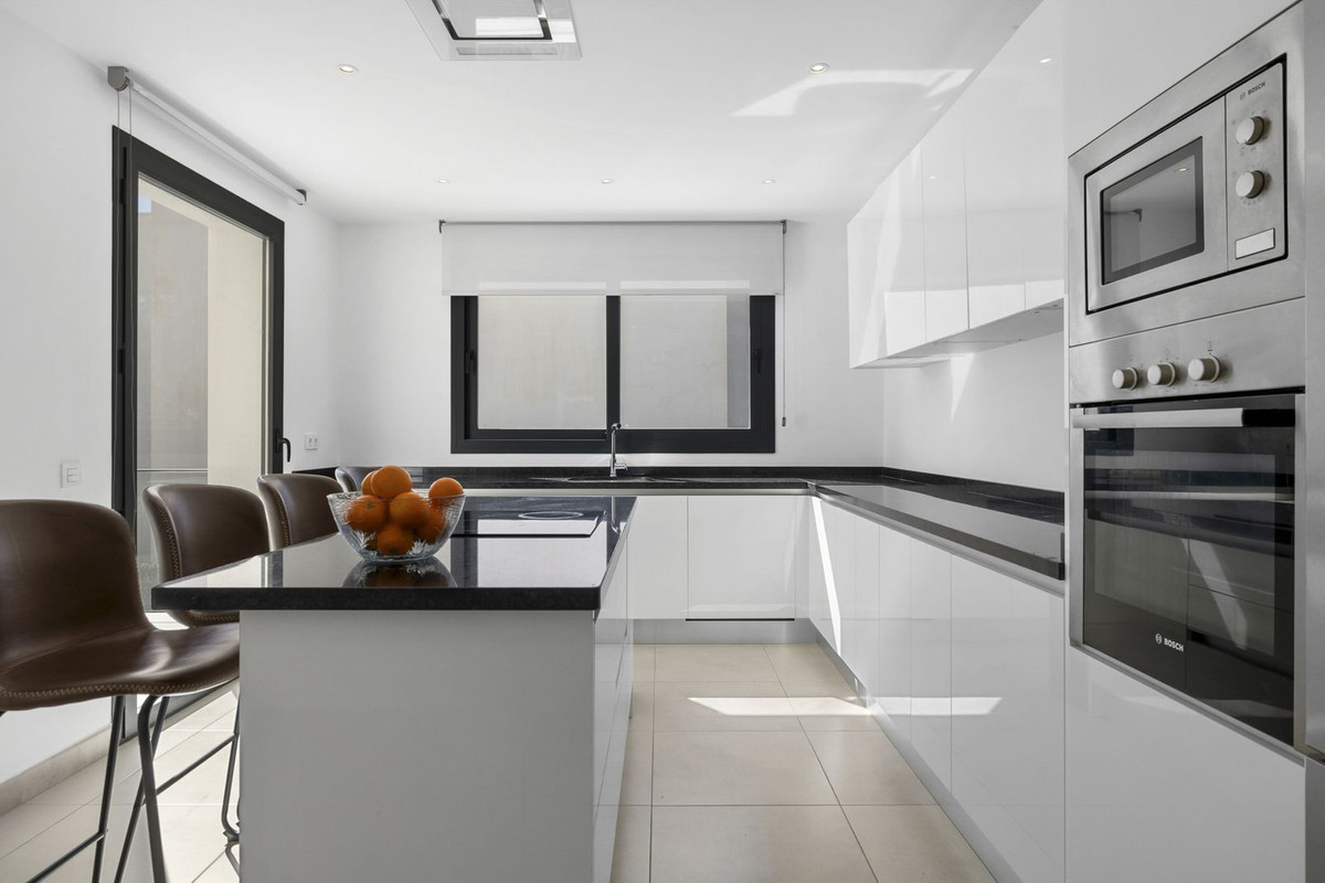 Se vende Villa - Chalet de 6 dormitorios en Costa Del Sol, Málaga, España