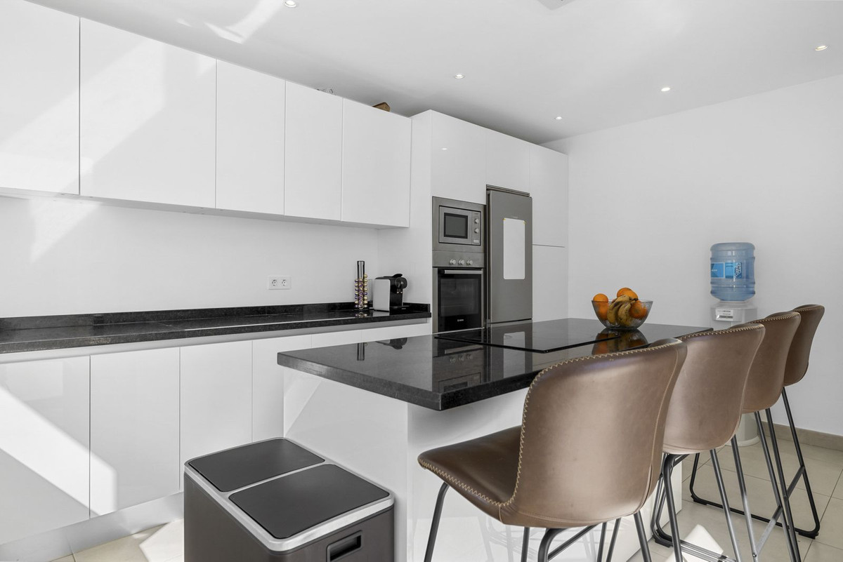 Se vende Villa - Chalet de 6 dormitorios en Costa Del Sol, Málaga, España