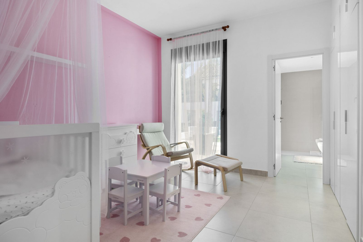 Se vende Villa - Chalet de 6 dormitorios en Costa Del Sol, Málaga, España