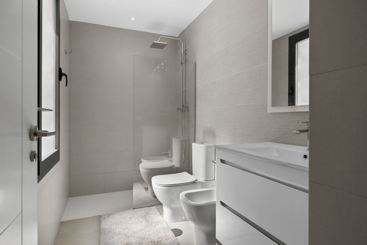Se vende Villa - Chalet de 6 dormitorios en Costa Del Sol, Málaga, España
