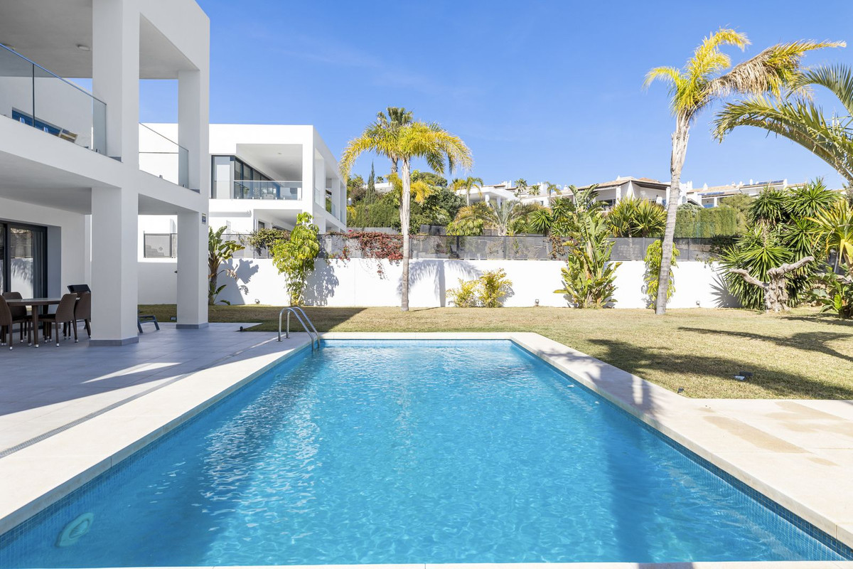 Se vende Villa - Chalet de 6 dormitorios en Costa Del Sol, Málaga, España
