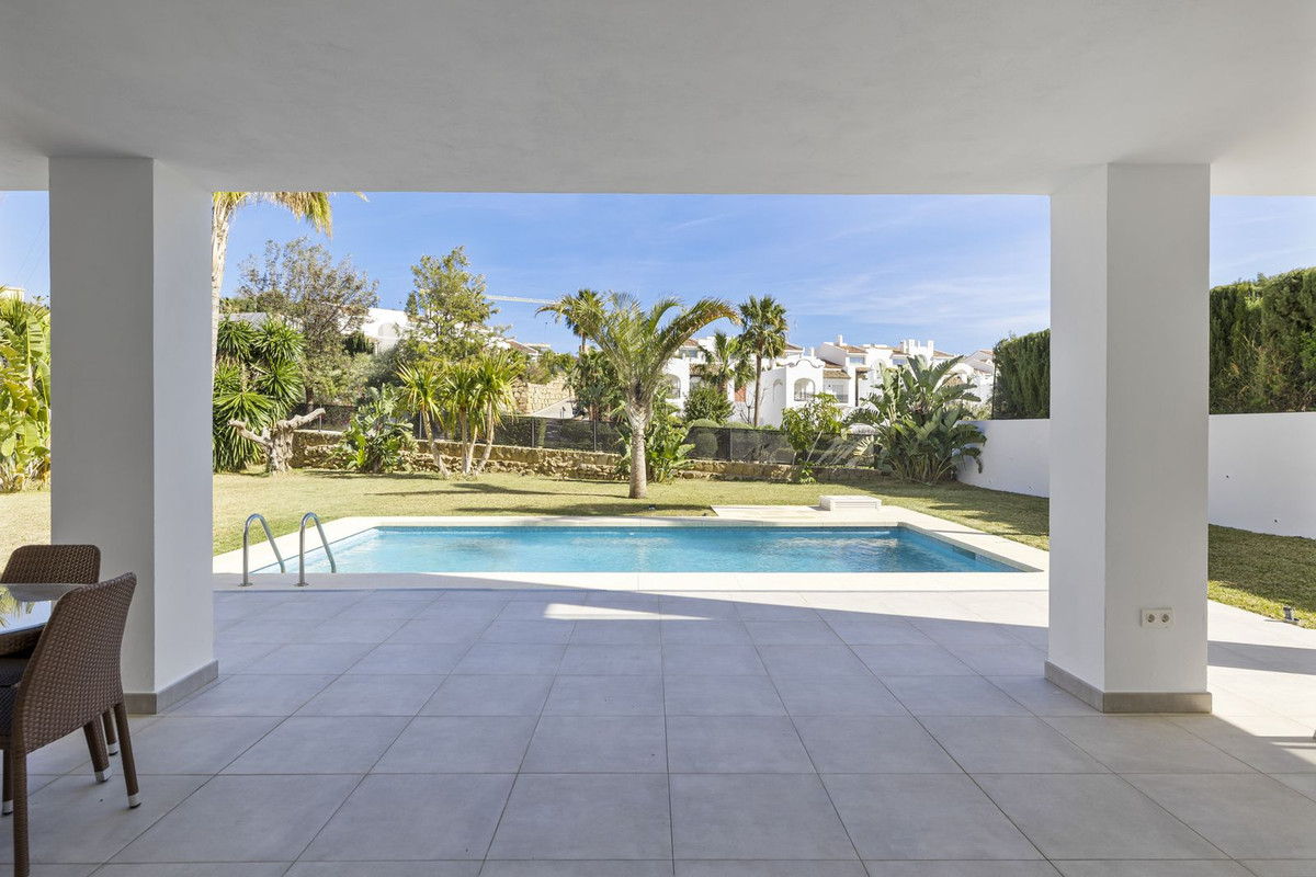 Se vende Villa - Chalet de 6 dormitorios en Costa Del Sol, Málaga, España