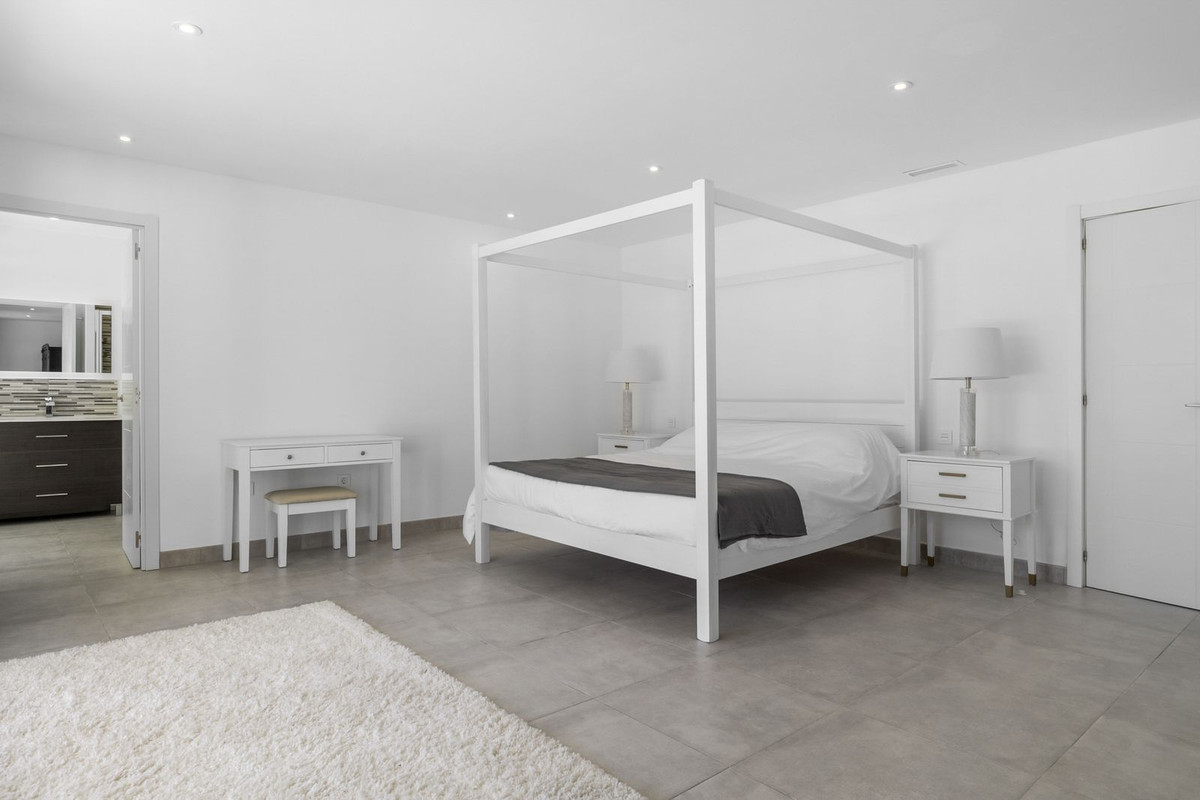 Se vende Villa - Chalet de 6 dormitorios en Costa Del Sol, Málaga, España
