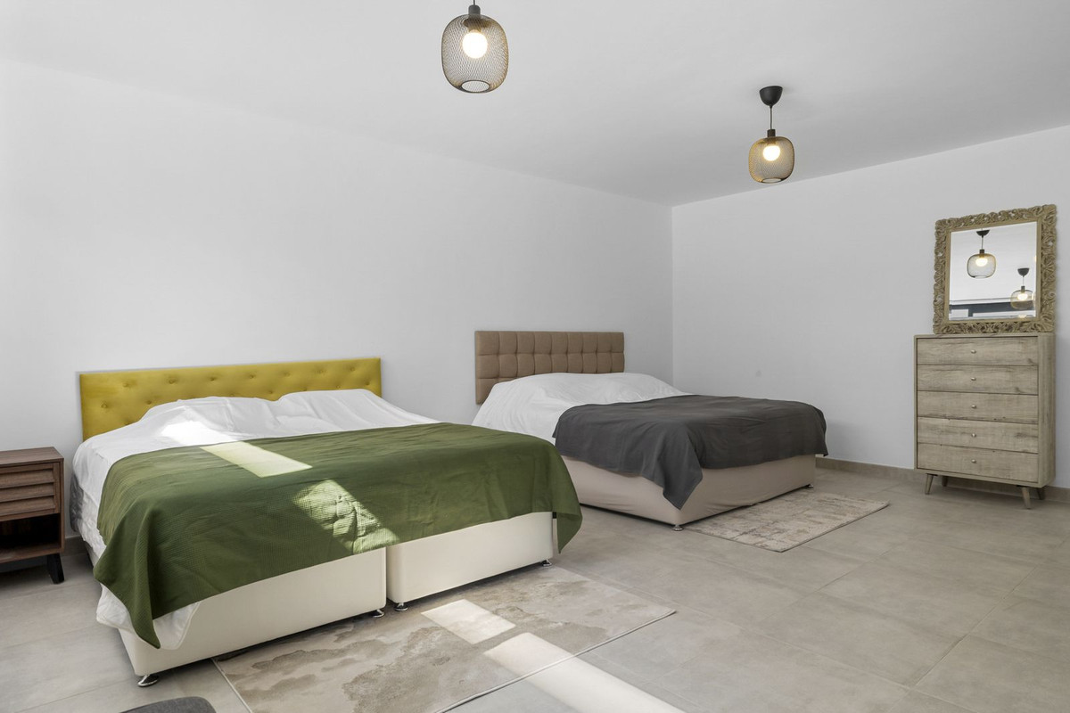 Se vende Villa - Chalet de 6 dormitorios en Costa Del Sol, Málaga, España