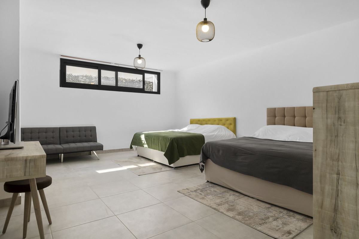 Se vende Villa - Chalet de 6 dormitorios en Costa Del Sol, Málaga, España