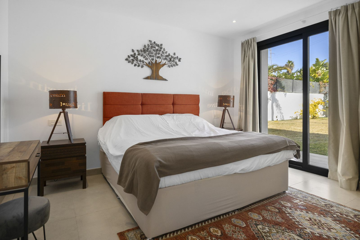 Se vende Villa - Chalet de 6 dormitorios en Costa Del Sol, Málaga, España