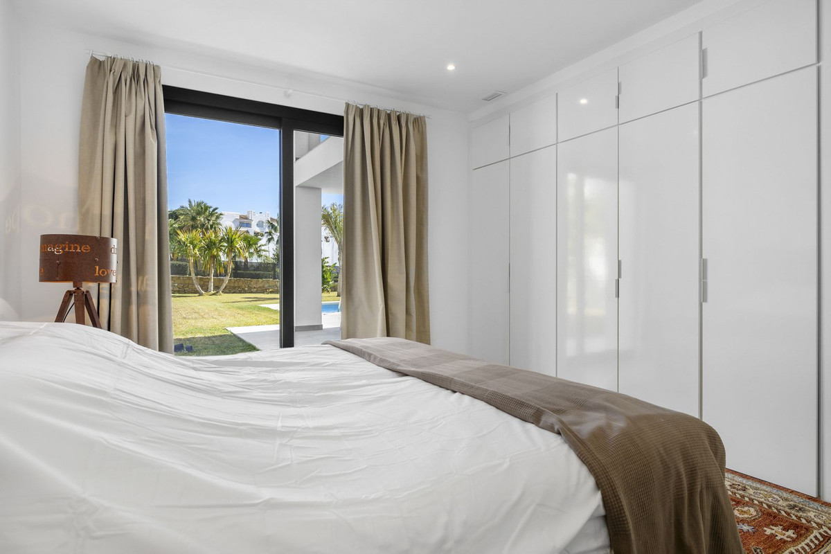 Se vende Villa - Chalet de 6 dormitorios en Costa Del Sol, Málaga, España