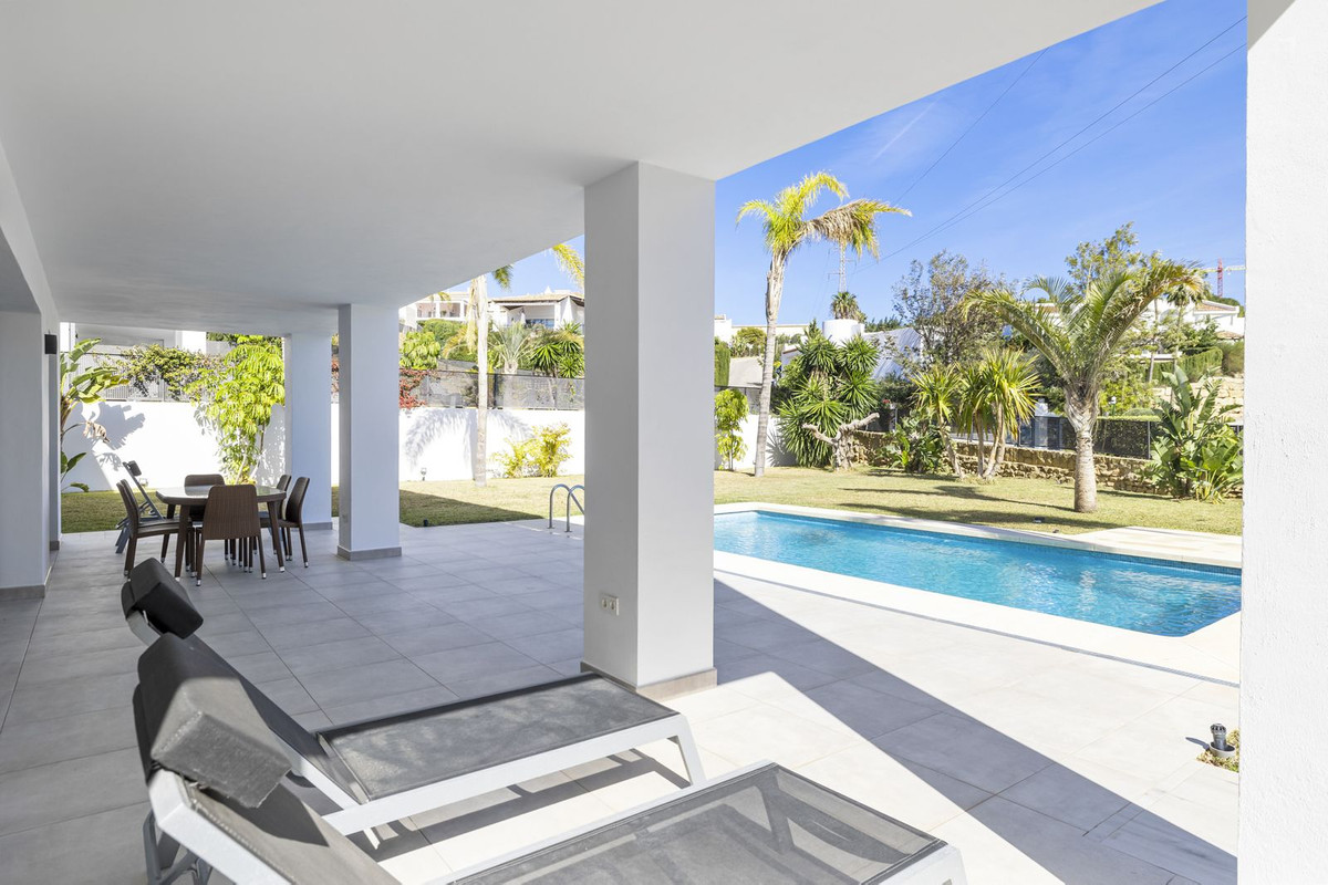 Se vende Villa - Chalet de 6 dormitorios en Costa Del Sol, Málaga, España