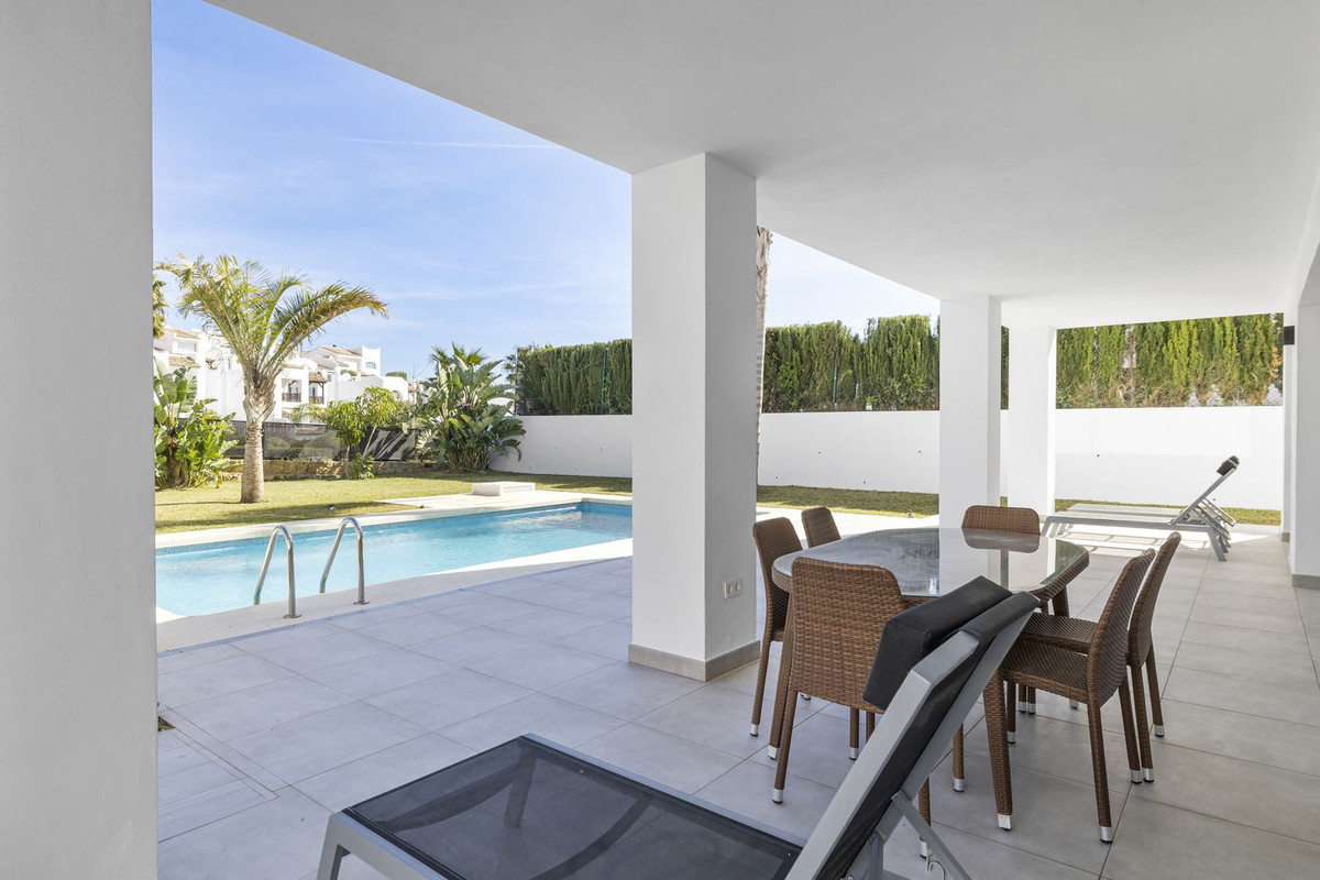 Se vende Villa - Chalet de 6 dormitorios en Costa Del Sol, Málaga, España