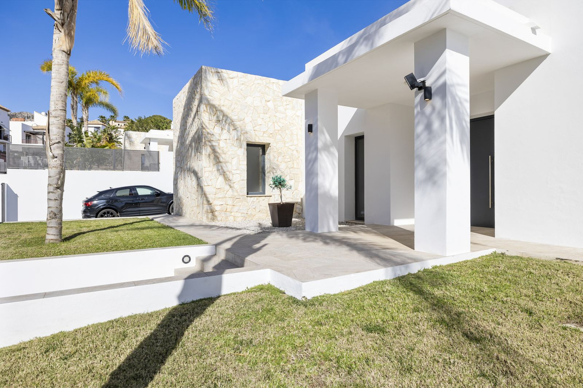 Se vende Villa - Chalet de 6 dormitorios en Costa Del Sol, Málaga, España