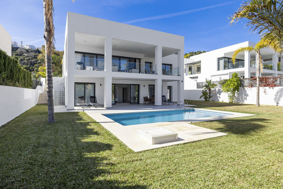Se vende Villa - Chalet de 6 dormitorios en Costa Del Sol, Málaga, España