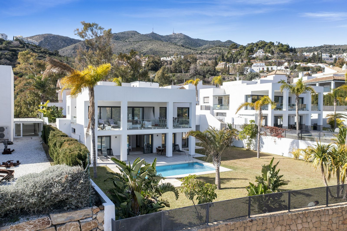 Se vende Villa - Chalet de 6 dormitorios en Costa Del Sol, Málaga, España