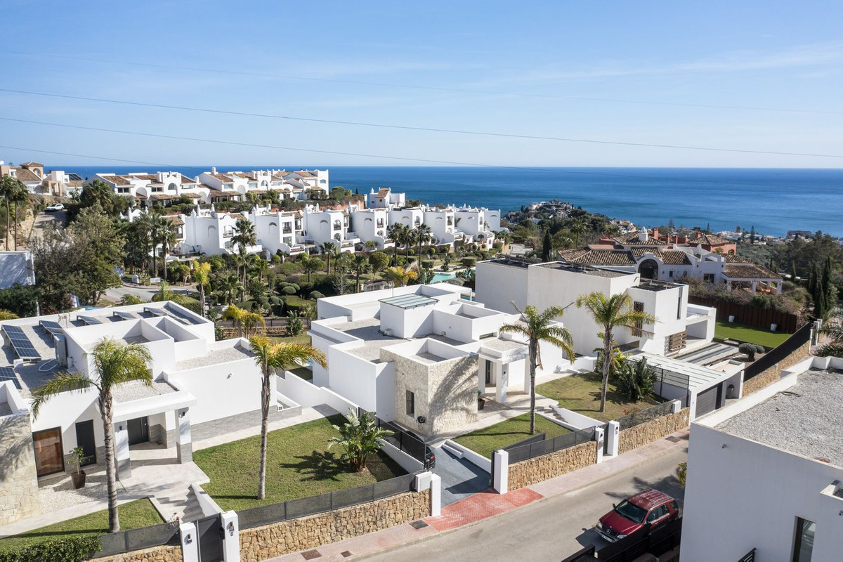 Se vende Villa - Chalet de 6 dormitorios en Costa Del Sol, Málaga, España