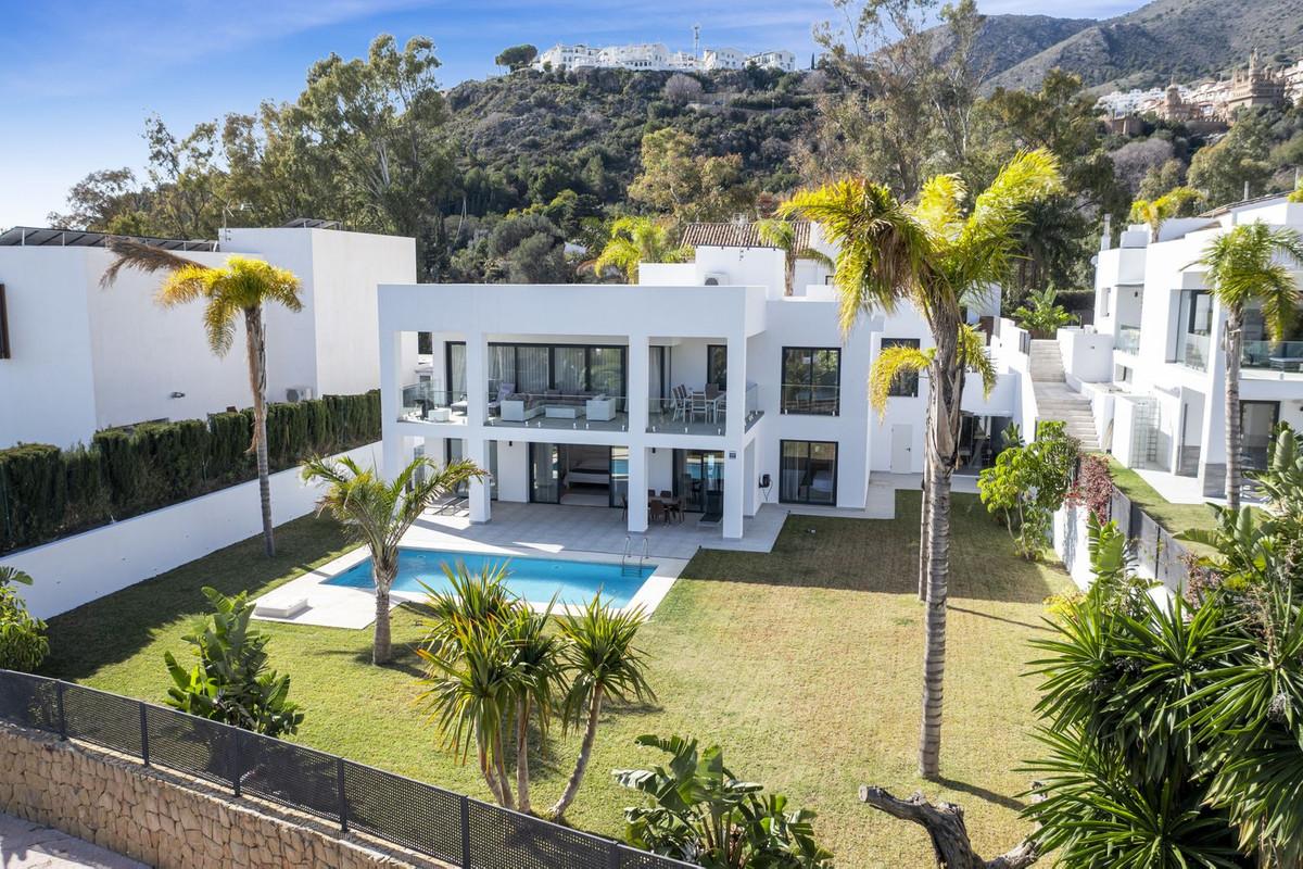 Se vende Villa - Chalet de 6 dormitorios en Costa Del Sol, Málaga, España