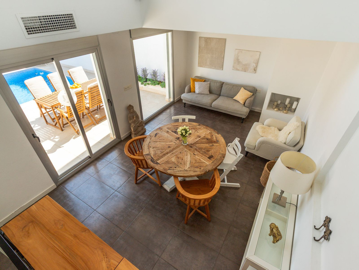 5 Bed Townhouse for sale in Torrevieja Costa Blanca, Alicante, Spain