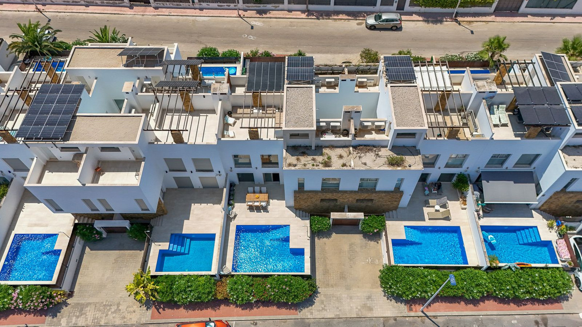 5 Bed Townhouse for sale in Torrevieja Costa Blanca, Alicante, Spain