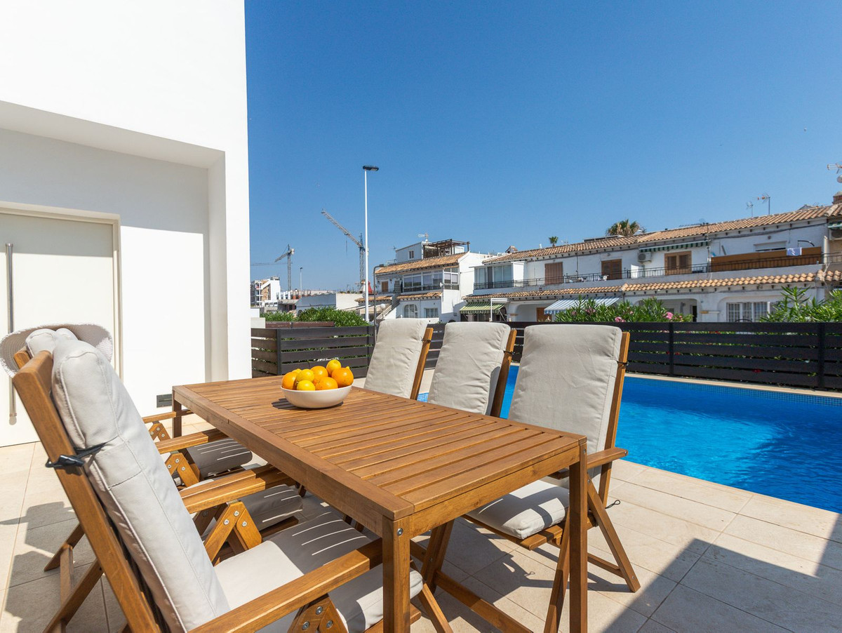 5 Bed Townhouse for sale in Torrevieja Costa Blanca, Alicante, Spain