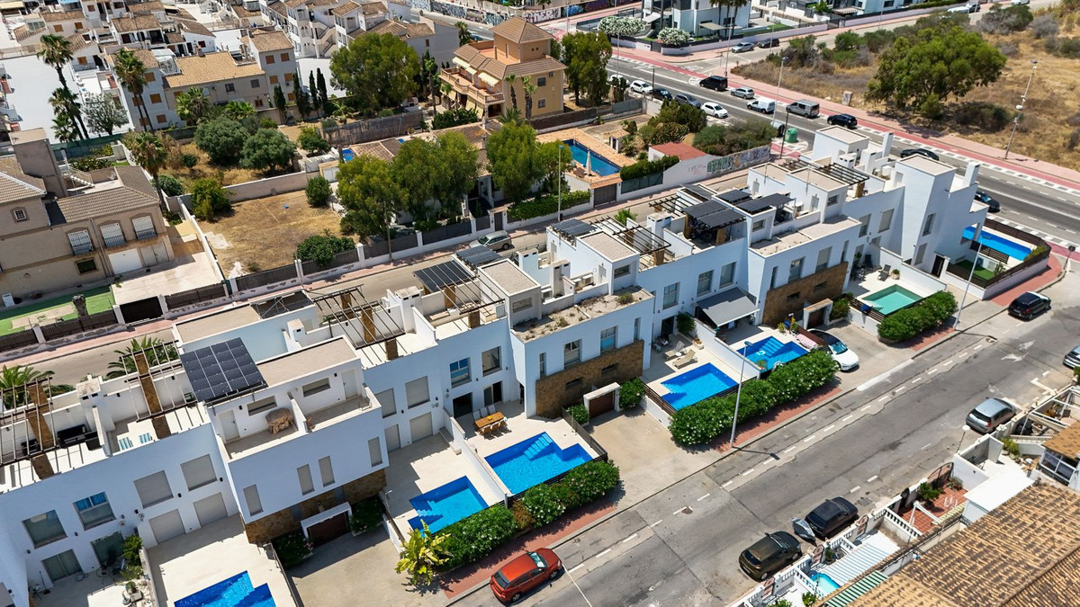 5 Bed Townhouse for sale in Torrevieja Costa Blanca, Alicante, Spain