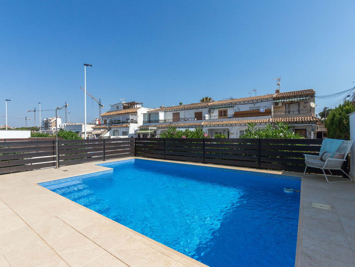 5 Bed Townhouse for sale in Torrevieja Costa Blanca, Alicante, Spain