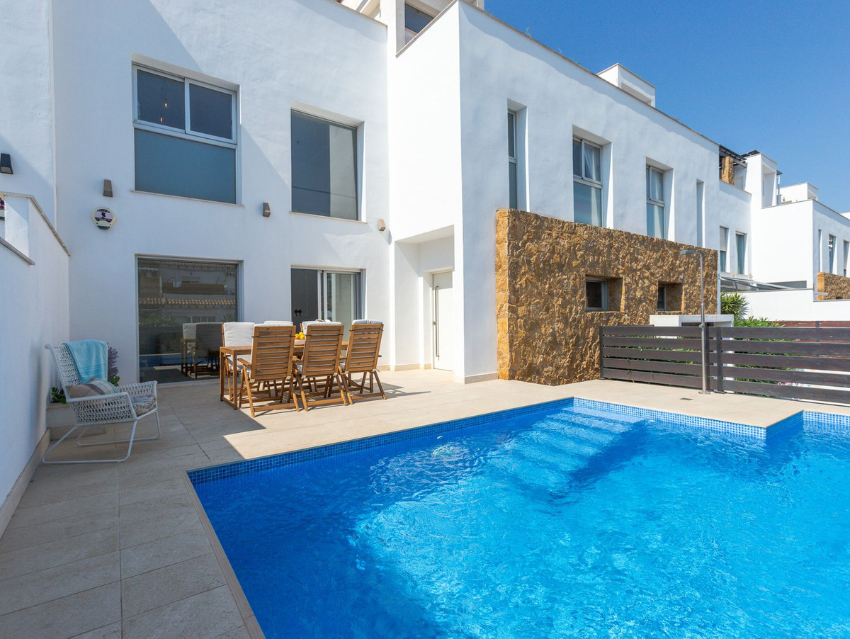 5 Bed Townhouse for sale in Torrevieja Costa Blanca, Alicante, Spain