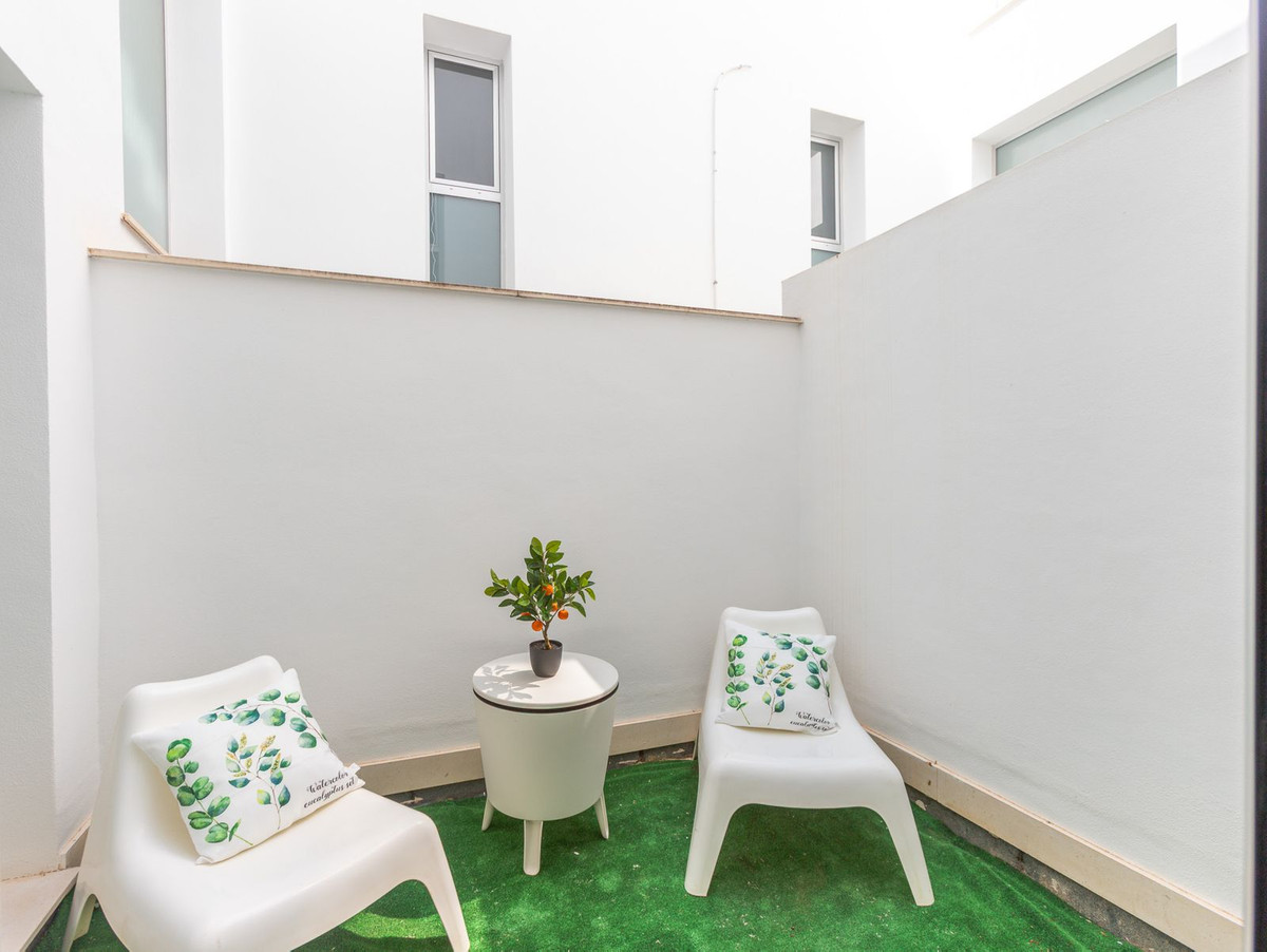 5 Bed Townhouse for sale in Torrevieja Costa Blanca, Alicante, Spain