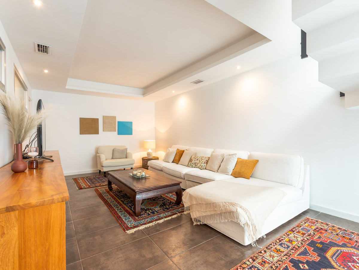 5 Bed Townhouse for sale in Torrevieja Costa Blanca, Alicante, Spain