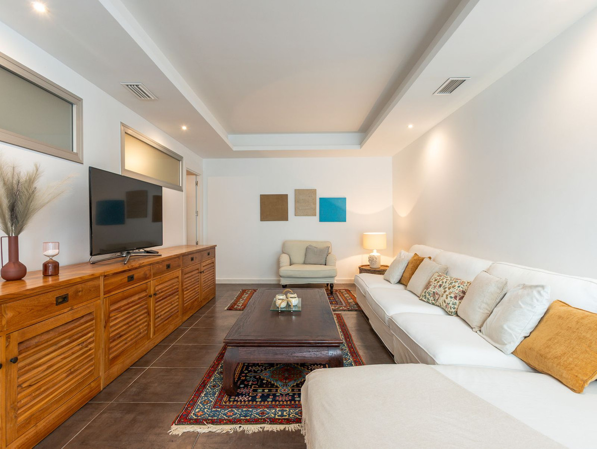 5 Bed Townhouse for sale in Torrevieja Costa Blanca, Alicante, Spain