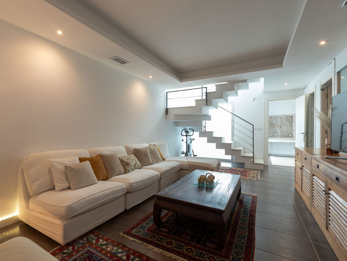 5 Bed Townhouse for sale in Torrevieja Costa Blanca, Alicante, Spain