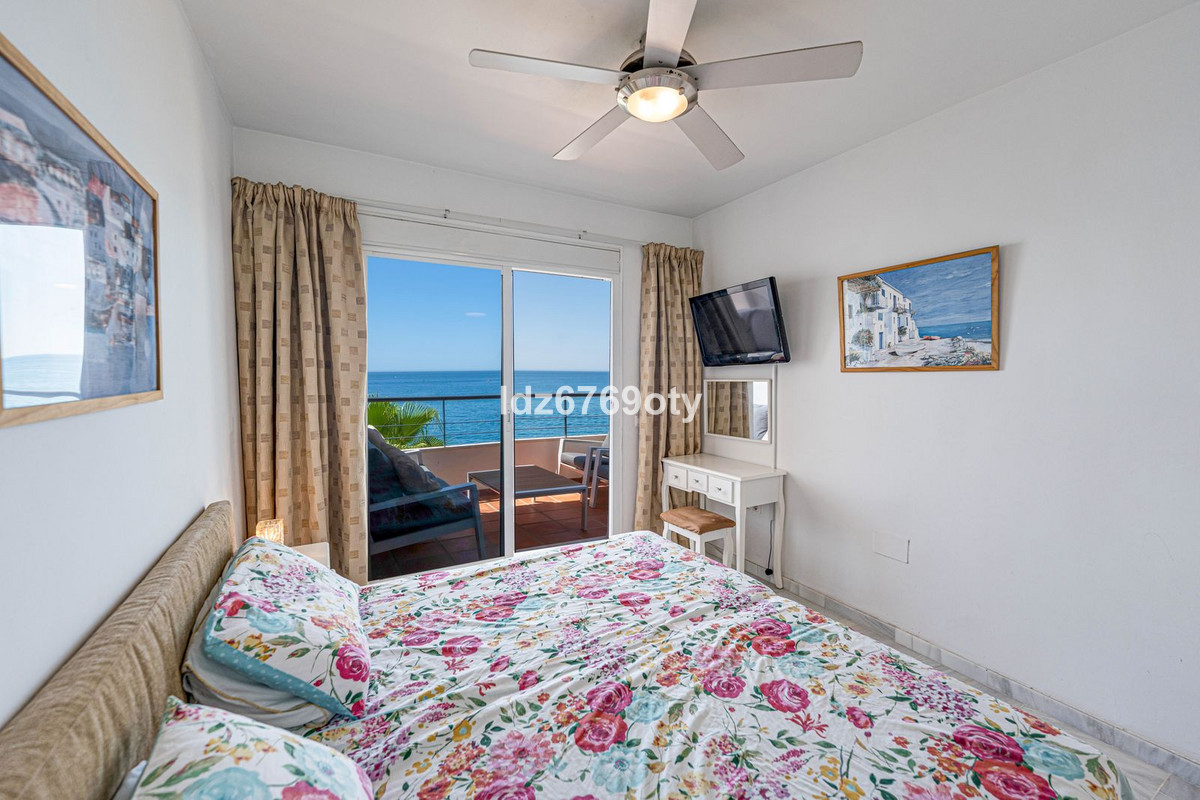 3 Bed Apartment for sale in Benalmadena Costa Costa Del Sol, Málaga, Spain