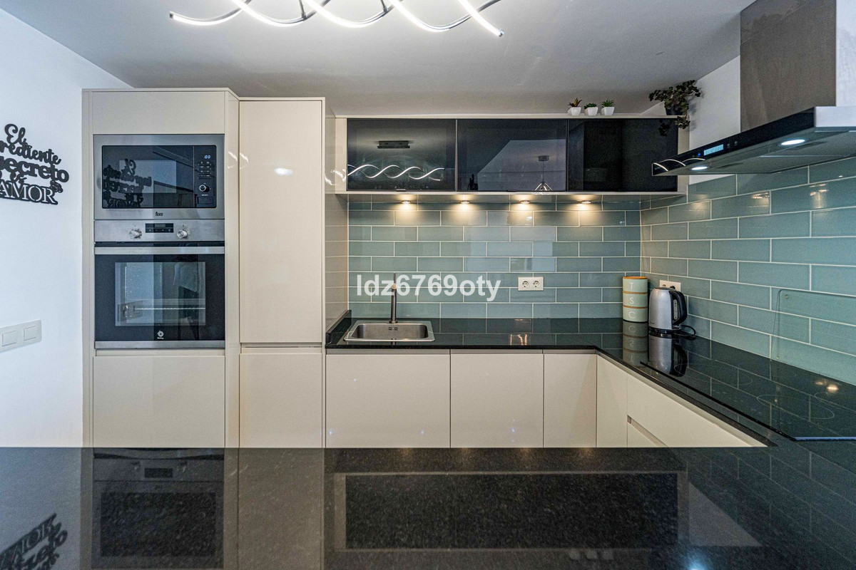 3 Bed Apartment for sale in Benalmadena Costa Costa Del Sol, Málaga, Spain