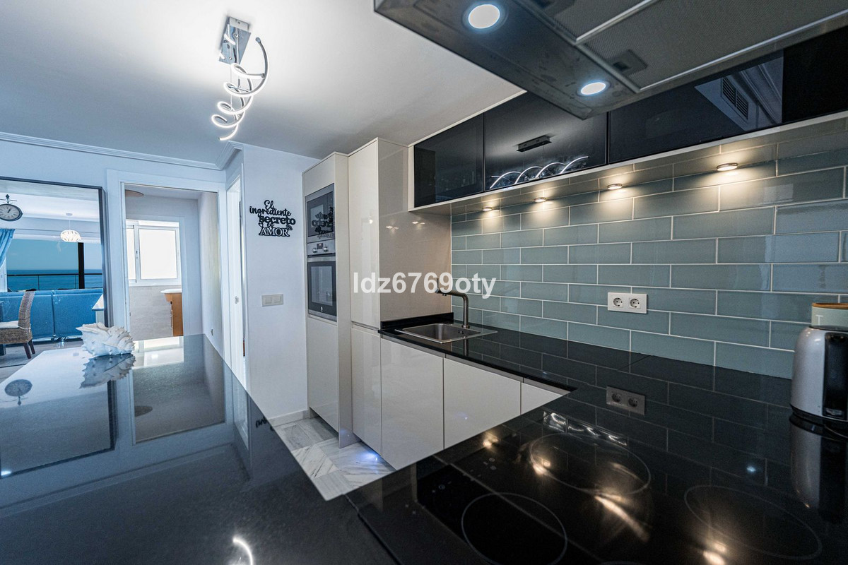 3 Bed Apartment for sale in Benalmadena Costa Costa Del Sol, Málaga, Spain