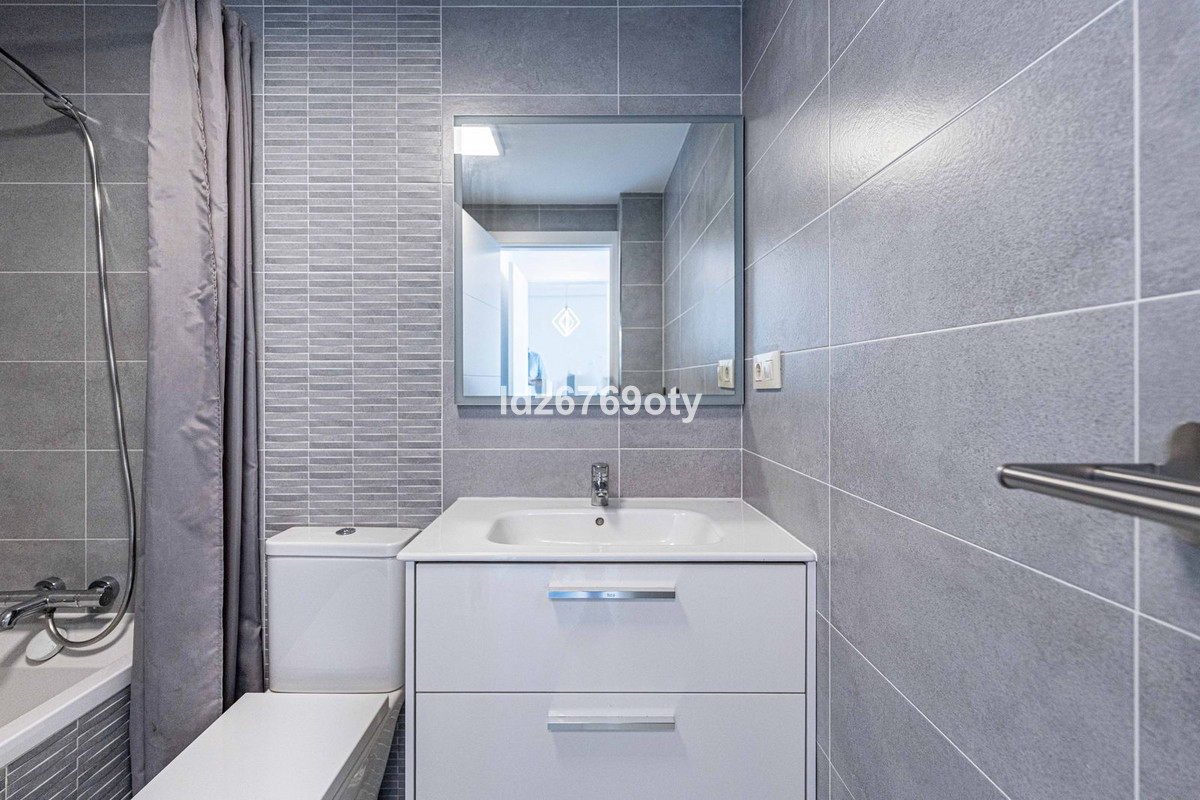 3 Bed Apartment for sale in Benalmadena Costa Costa Del Sol, Málaga, Spain