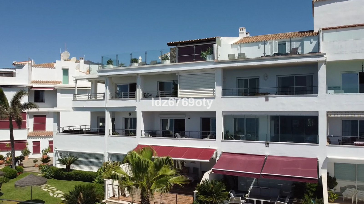 3 Bed Apartment for sale in Benalmadena Costa Costa Del Sol, Málaga, Spain