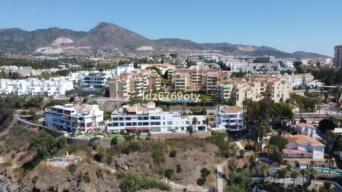 3 Bed Apartment for sale in Benalmadena Costa Costa Del Sol, Málaga, Spain