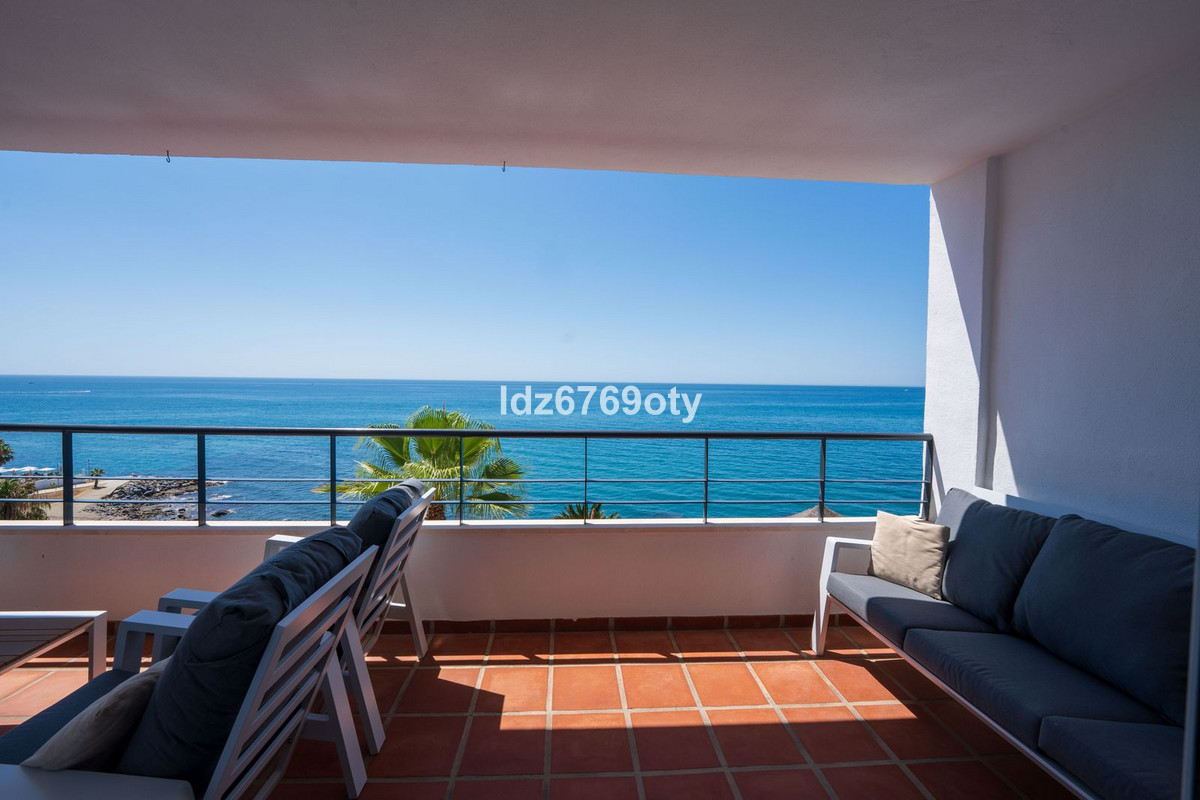 3 Bed Apartment for sale in Benalmadena Costa Costa Del Sol, Málaga, Spain