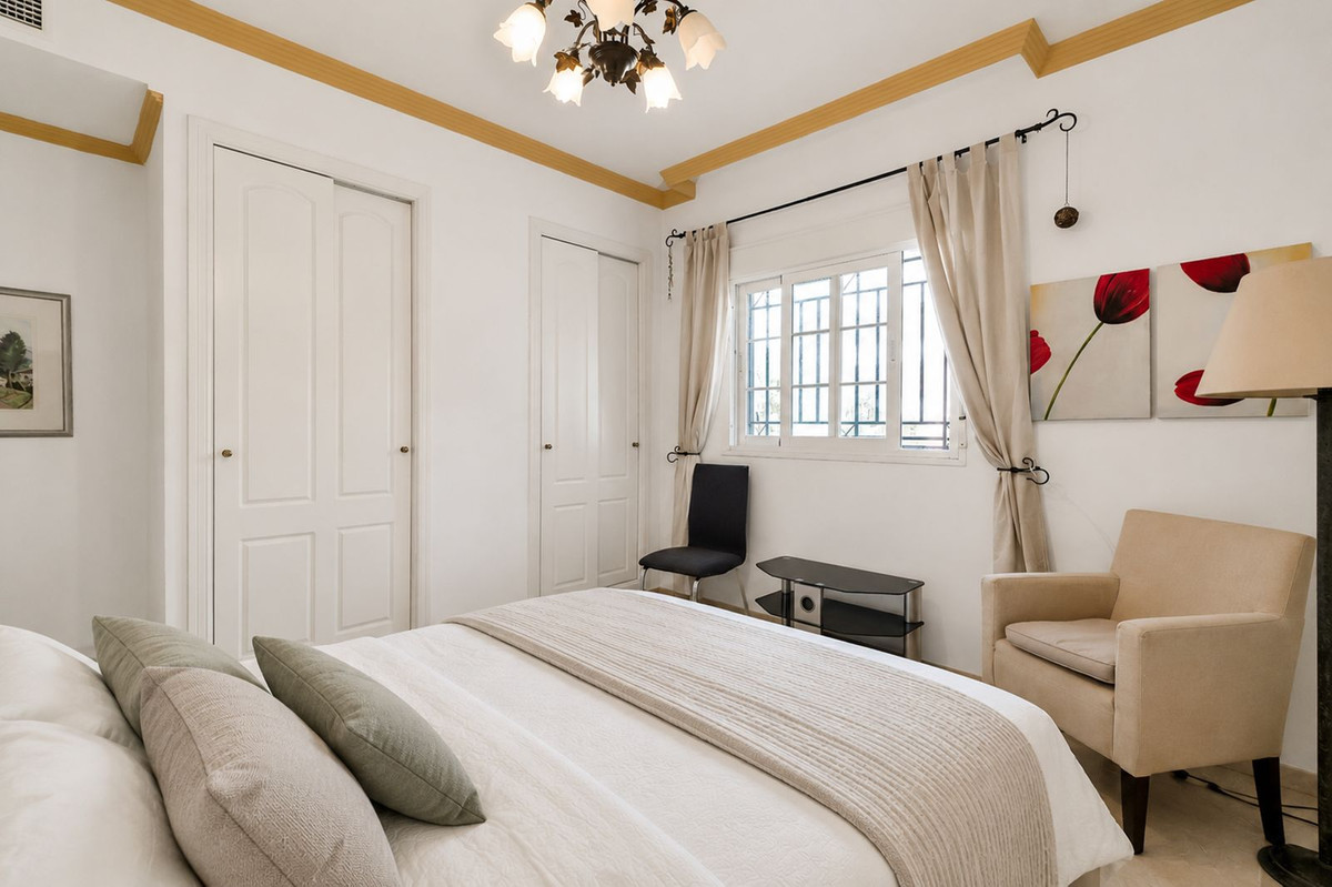 3 Bed Apartment for sale in Nueva Andalucía Costa Del Sol, Málaga, Spain