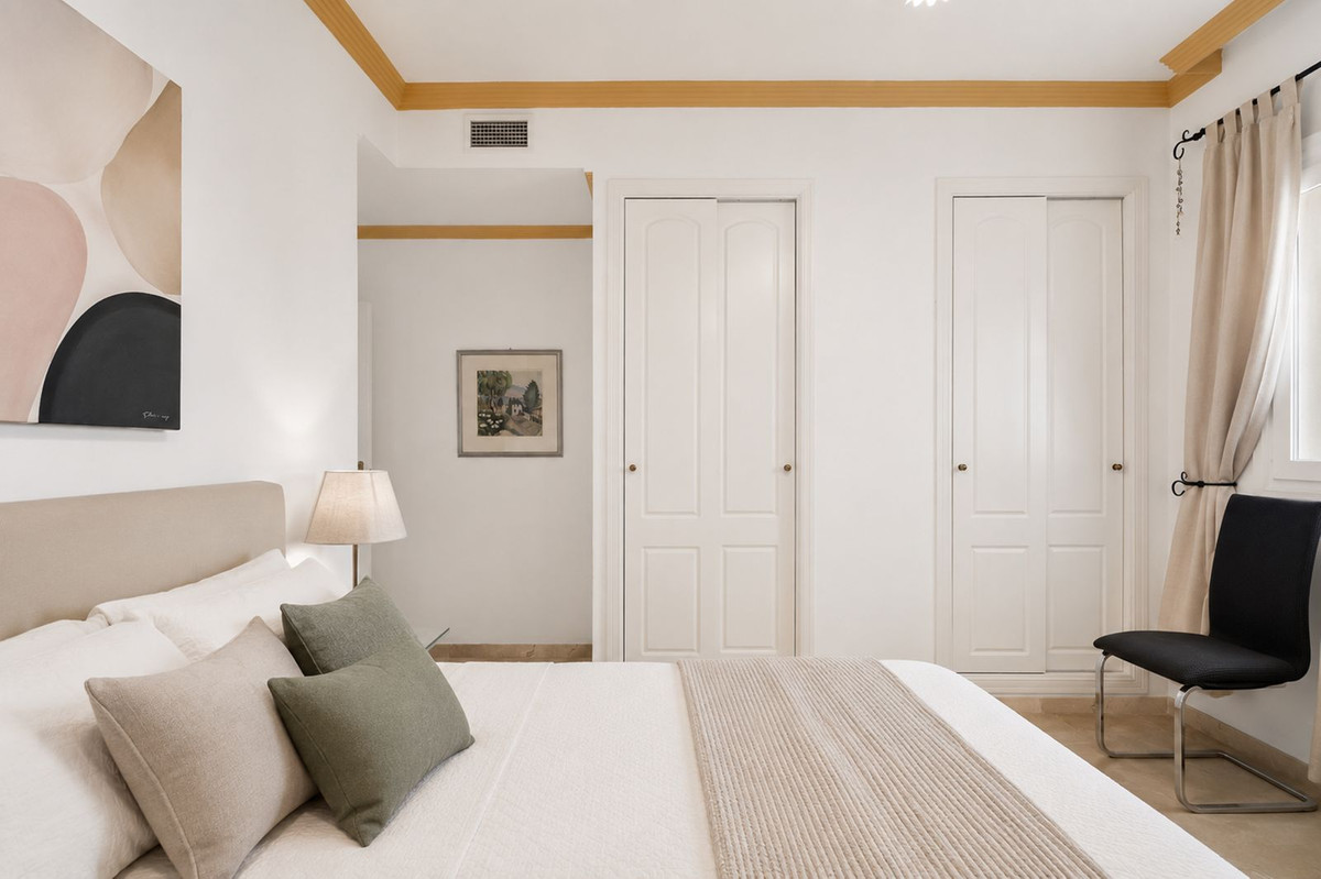 3 Bed Apartment for sale in Nueva Andalucía Costa Del Sol, Málaga, Spain