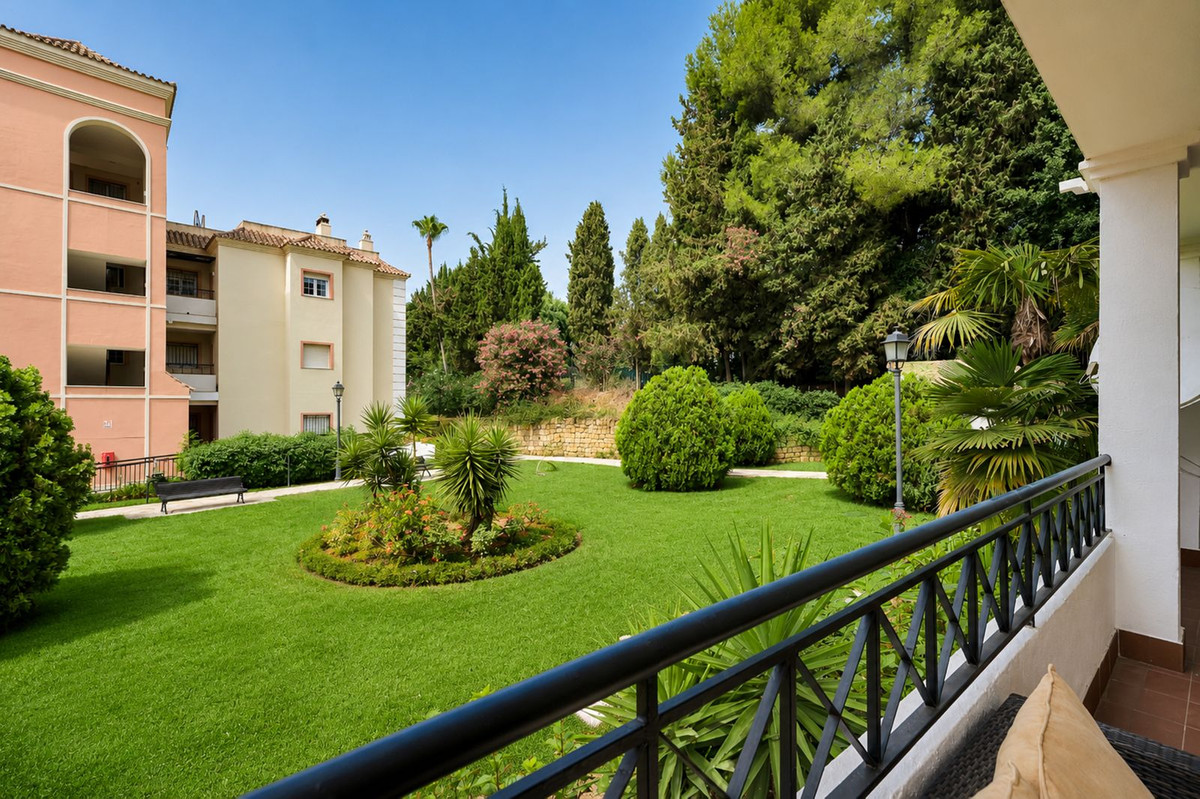 3 Bed Apartment for sale in Nueva Andalucía Costa Del Sol, Málaga, Spain