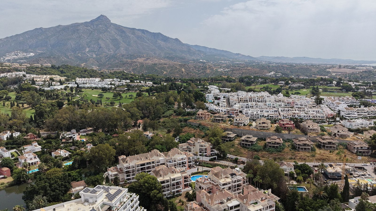 3 Bed Apartment for sale in Nueva Andalucía Costa Del Sol, Málaga, Spain