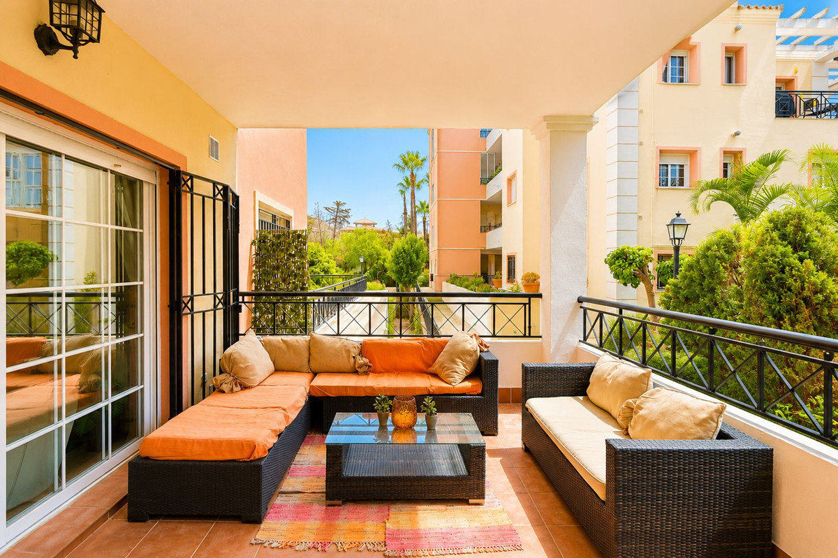 3 Bed Apartment for sale in Nueva Andalucía Costa Del Sol, Málaga, Spain