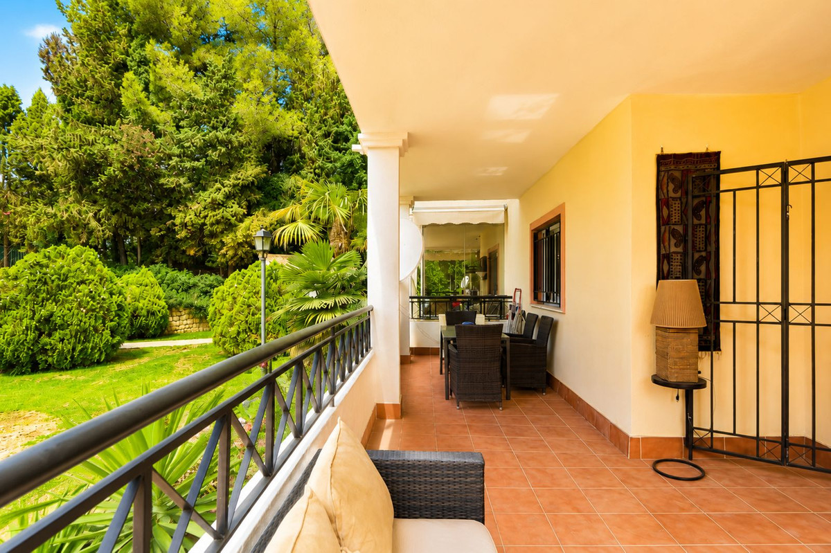 3 Bed Apartment for sale in Nueva Andalucía Costa Del Sol, Málaga, Spain