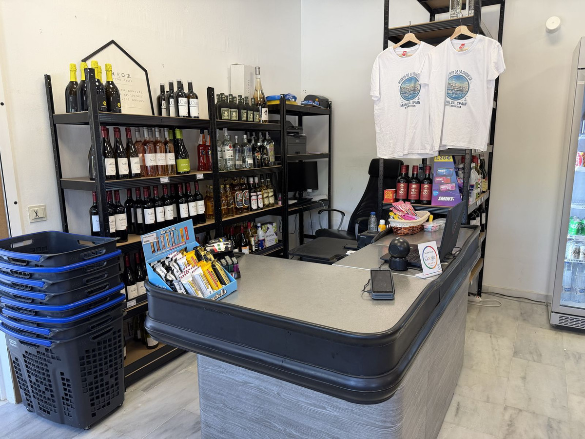 Commercial unit for sale in La Duquesa Costa Del Sol, Málaga, Spain