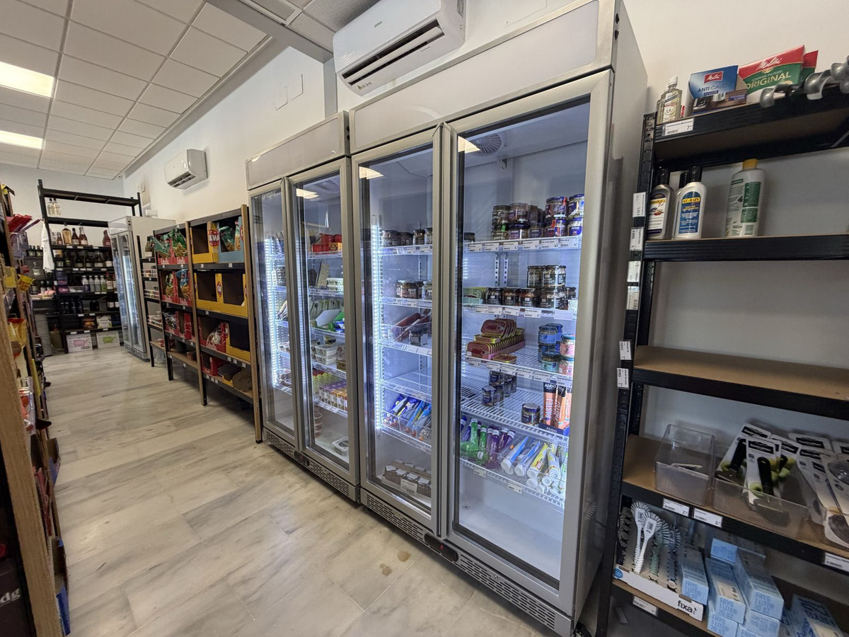 Commercial unit for sale in La Duquesa Costa Del Sol, Málaga, Spain